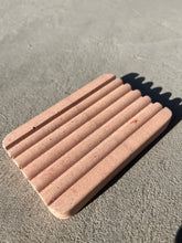 Charger l'image dans la galerie, Porte savon en béton