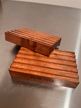 Charger l'image dans la galerie, Porte Savon en pin vernis